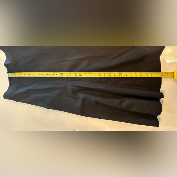 CAROLINA HERRERA PRE FALL 2018 BLACK FLARE MIDI SKIRT - SIZE 4 - Picture 15 of 15